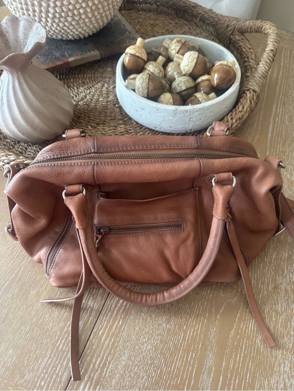 Free people baby Emerson tote bag in the color saddle. Brand new without tags - Picture 3 of 4